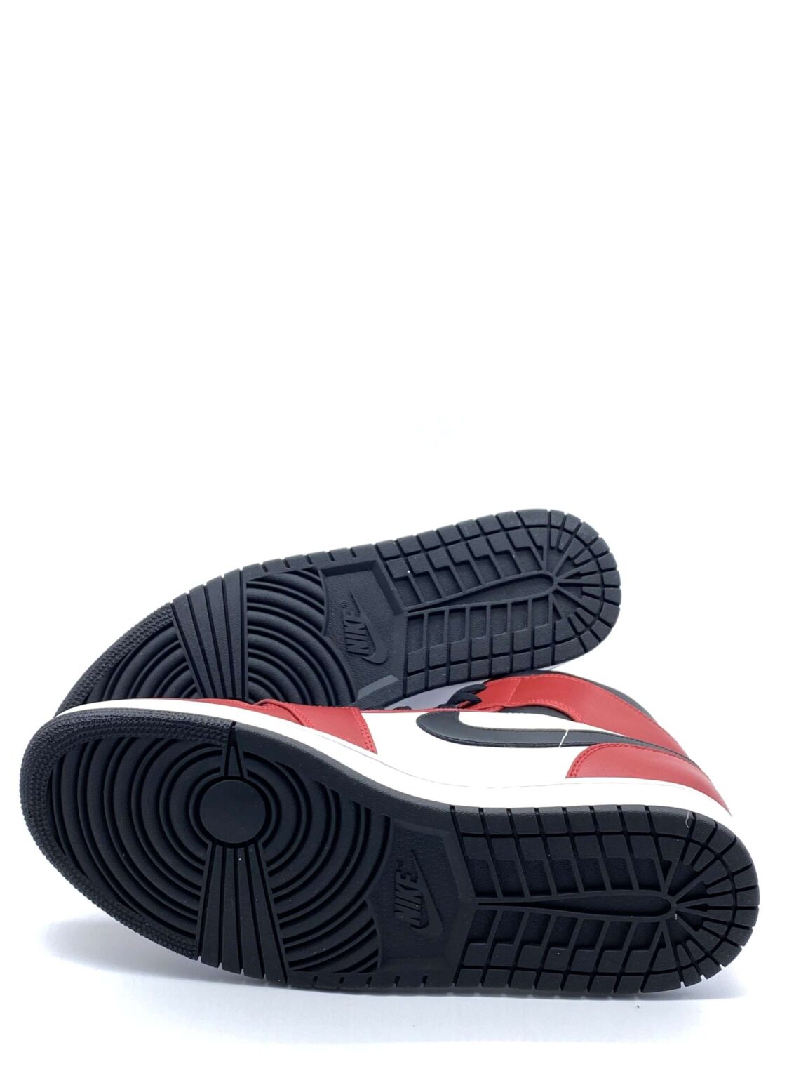 chicago black toe jordan 1