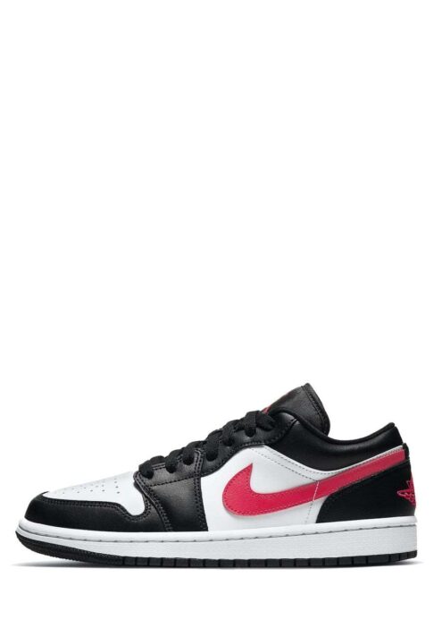 Vores sorte/røde/hvide Jordan 1 Low “Black Siren Red” giver et klassisk og stilrent look, der stadig skiller sig ud ved det røde Nike ikon